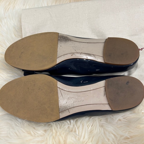 Authentic Salvatore Ferragamo size 7.5 Varina  Ballet Flats - Picture 7 of 8